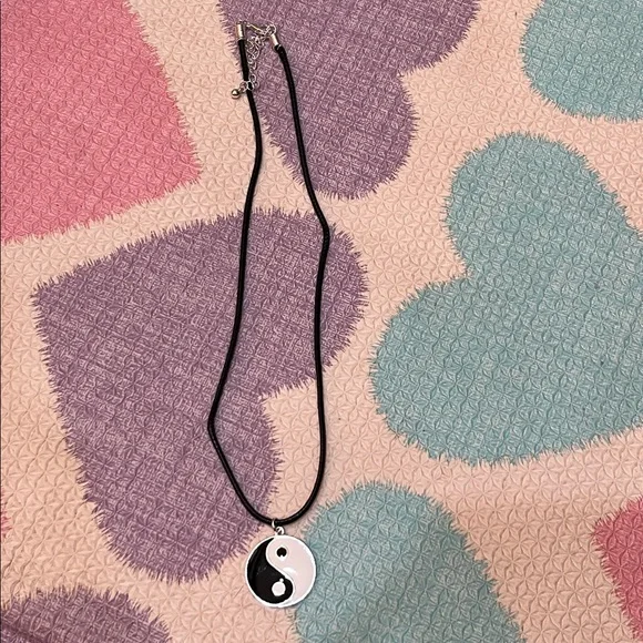 Ying Yang necklace new - Picture 2 of 5